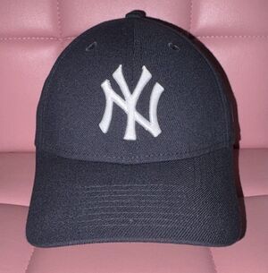 New York Yankees New Era 39THIRTY Hat -Navy Stretch Fit Cap - Size S/M